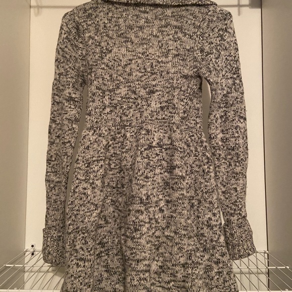 SOLD!!! ARITZIA CARDIGAN - Picture 2 of 2